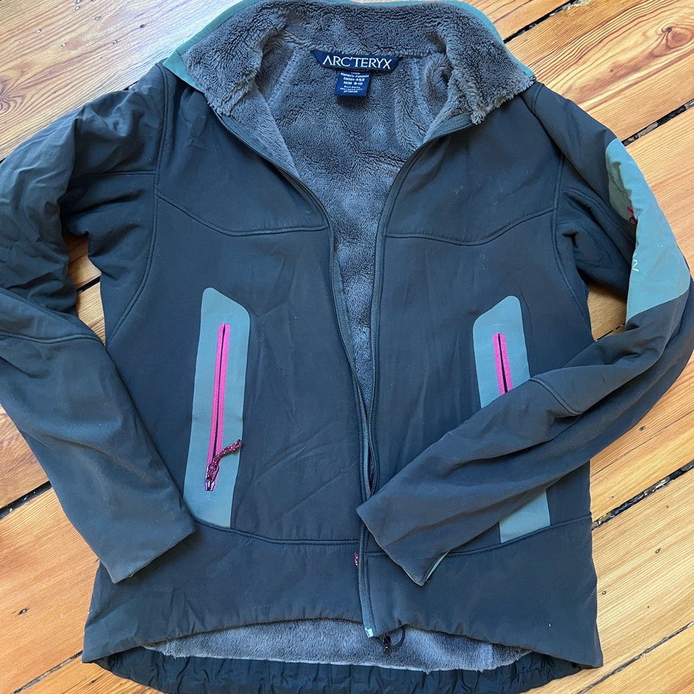 Arc'teryx Women's Dark Gray Fleece Jacket Hyllus